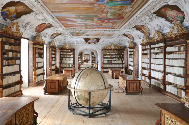 克雷姆斯明斯特修道院图书馆